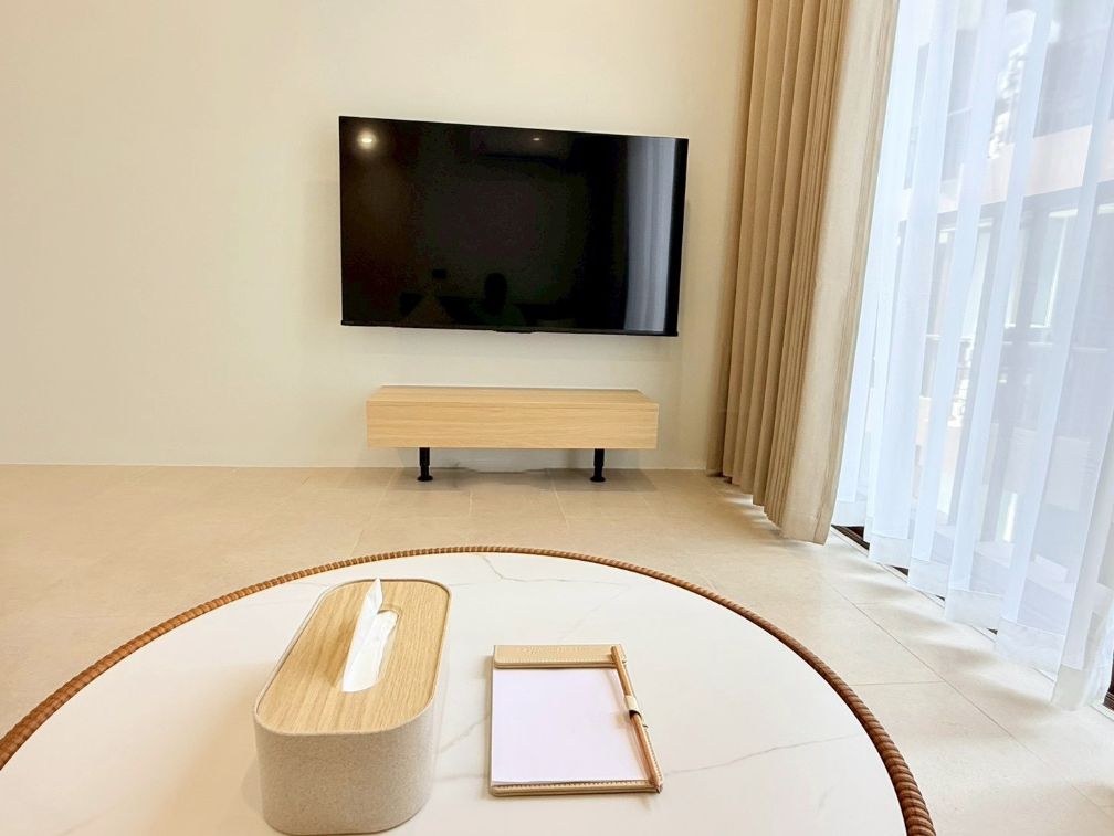 Deluxe Suite 4